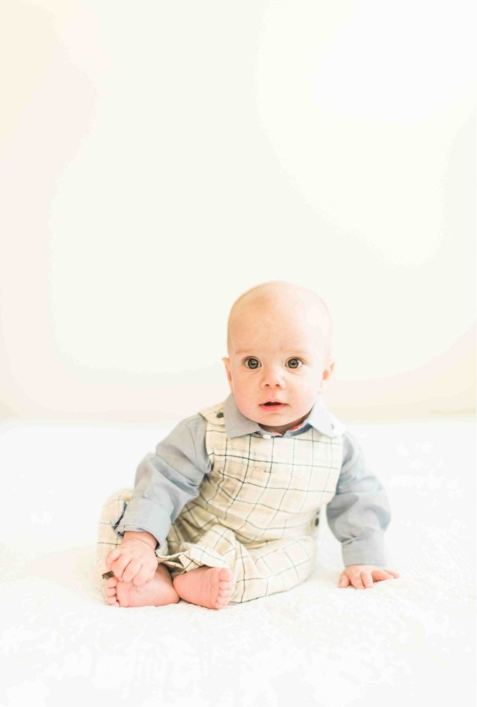 baby-sitting-up-charlotte-nc-photographer